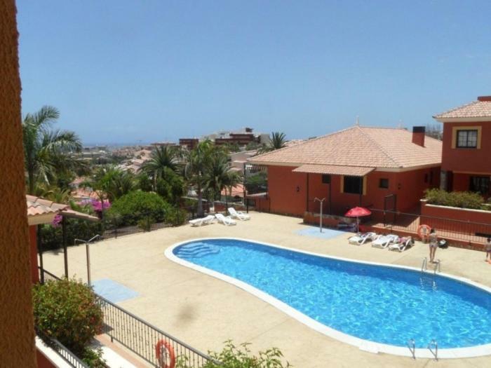 Valle De Izas Con Piscina Comunitaria Appartamento *
